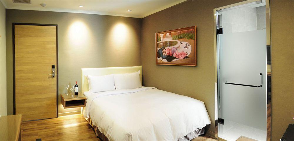 การ์เด้น โฮเต็ล ไทชัง Hotel ไถจง ภายนอก รูปภาพ
