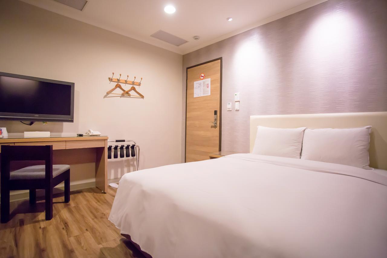 การ์เด้น โฮเต็ล ไทชัง Hotel ไถจง ภายนอก รูปภาพ