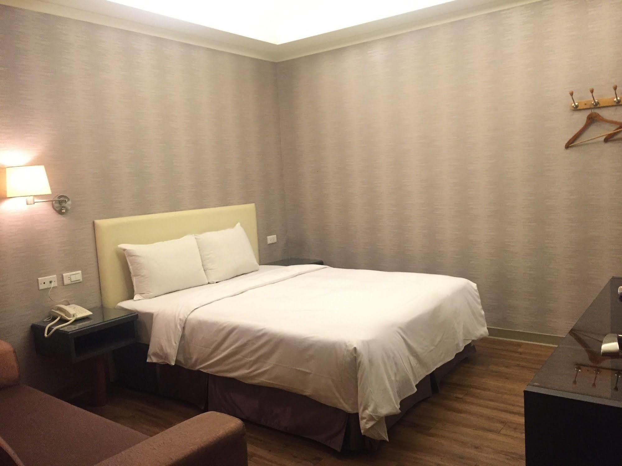 การ์เด้น โฮเต็ล ไทชัง Hotel ไถจง ภายนอก รูปภาพ