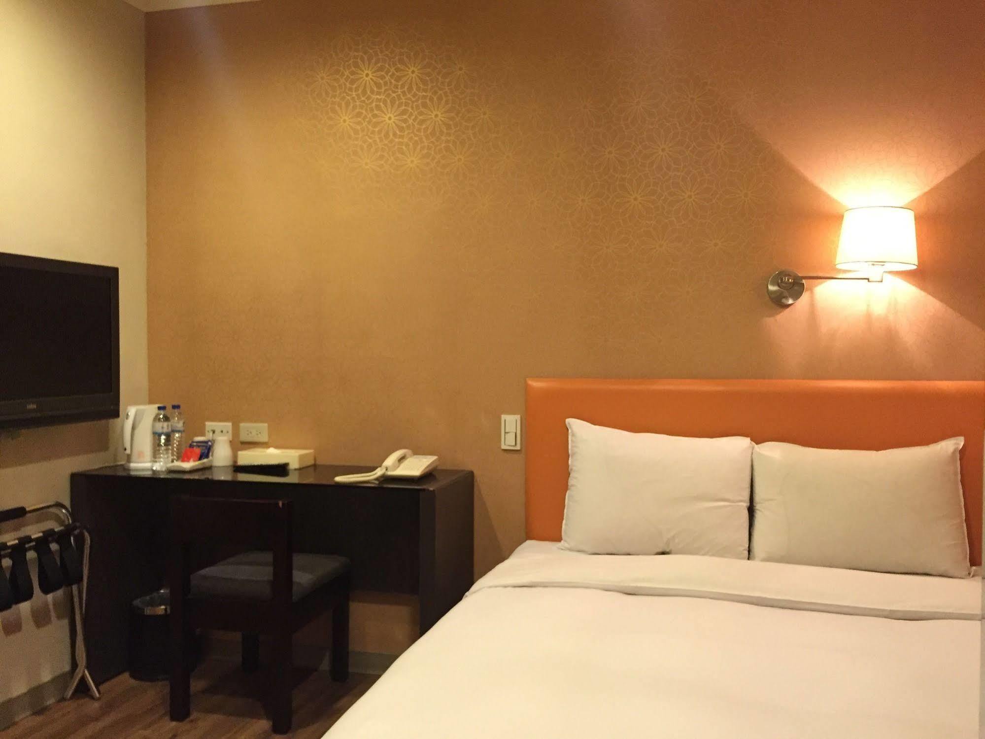 การ์เด้น โฮเต็ล ไทชัง Hotel ไถจง ภายนอก รูปภาพ