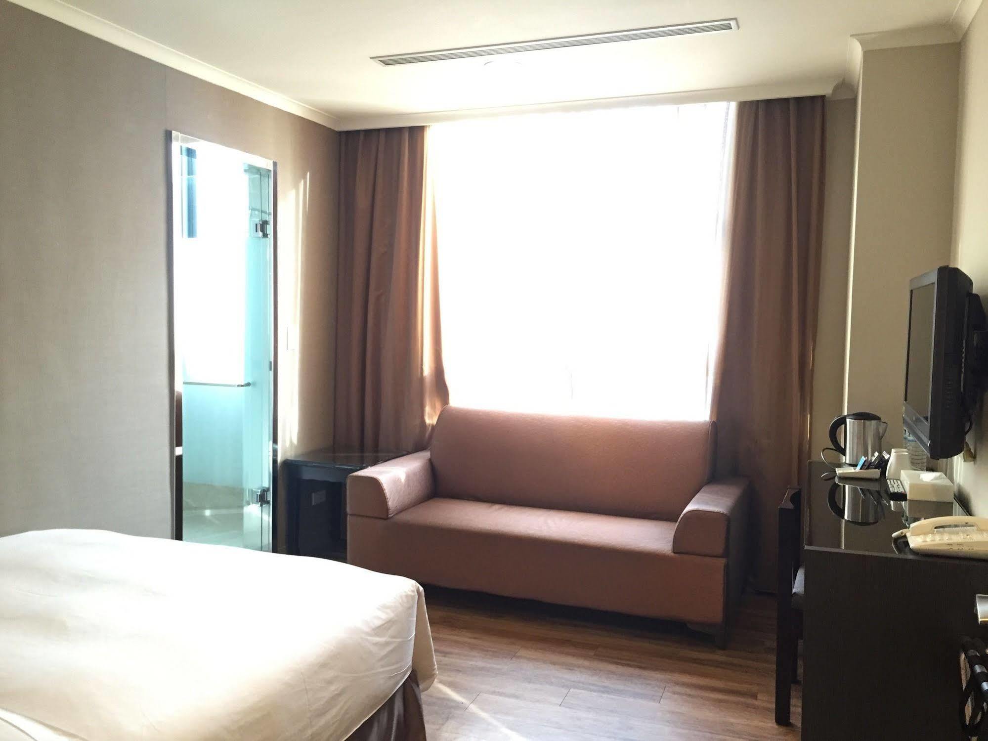 การ์เด้น โฮเต็ล ไทชัง Hotel ไถจง ภายนอก รูปภาพ