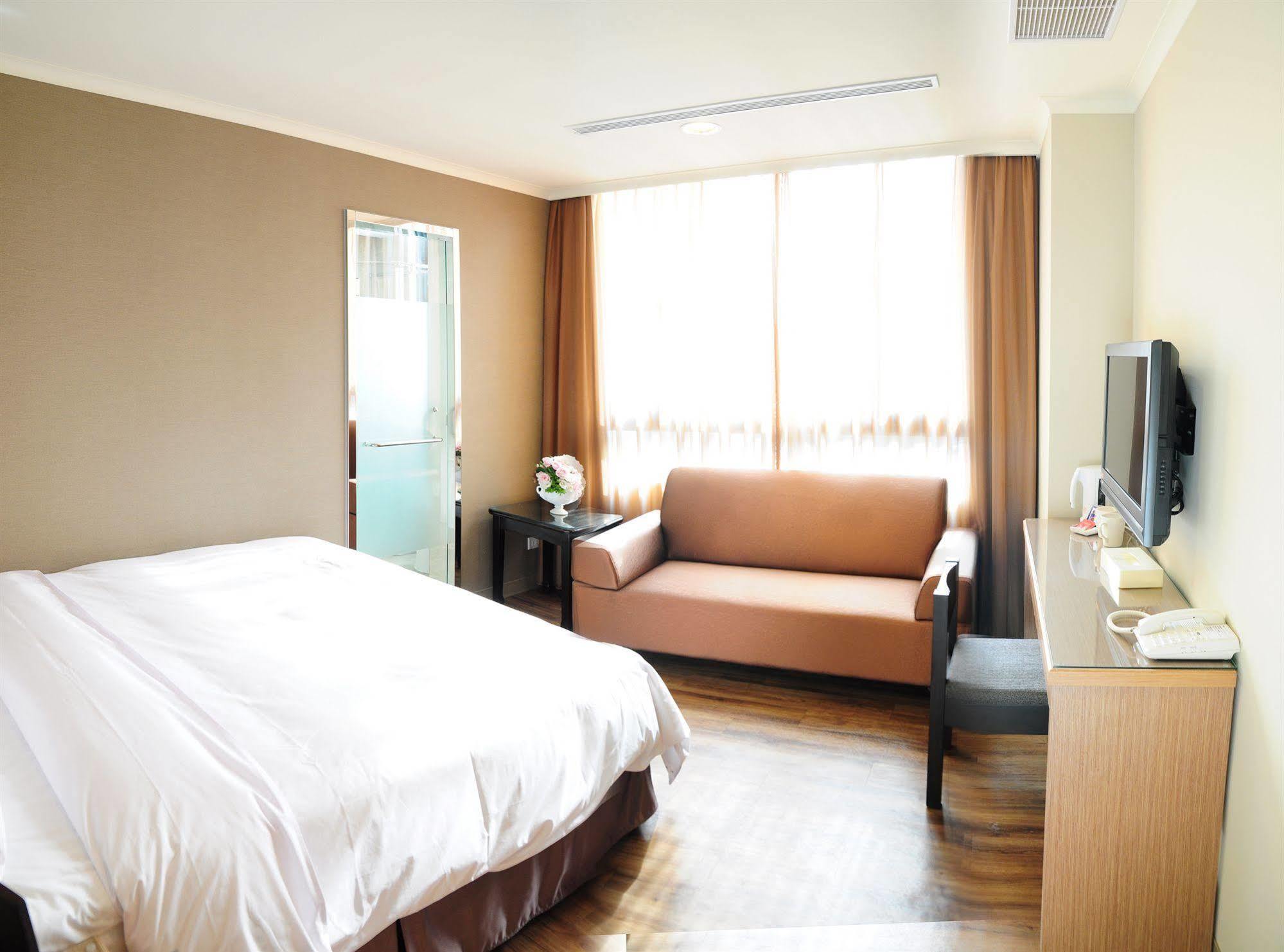 การ์เด้น โฮเต็ล ไทชัง Hotel ไถจง ภายนอก รูปภาพ