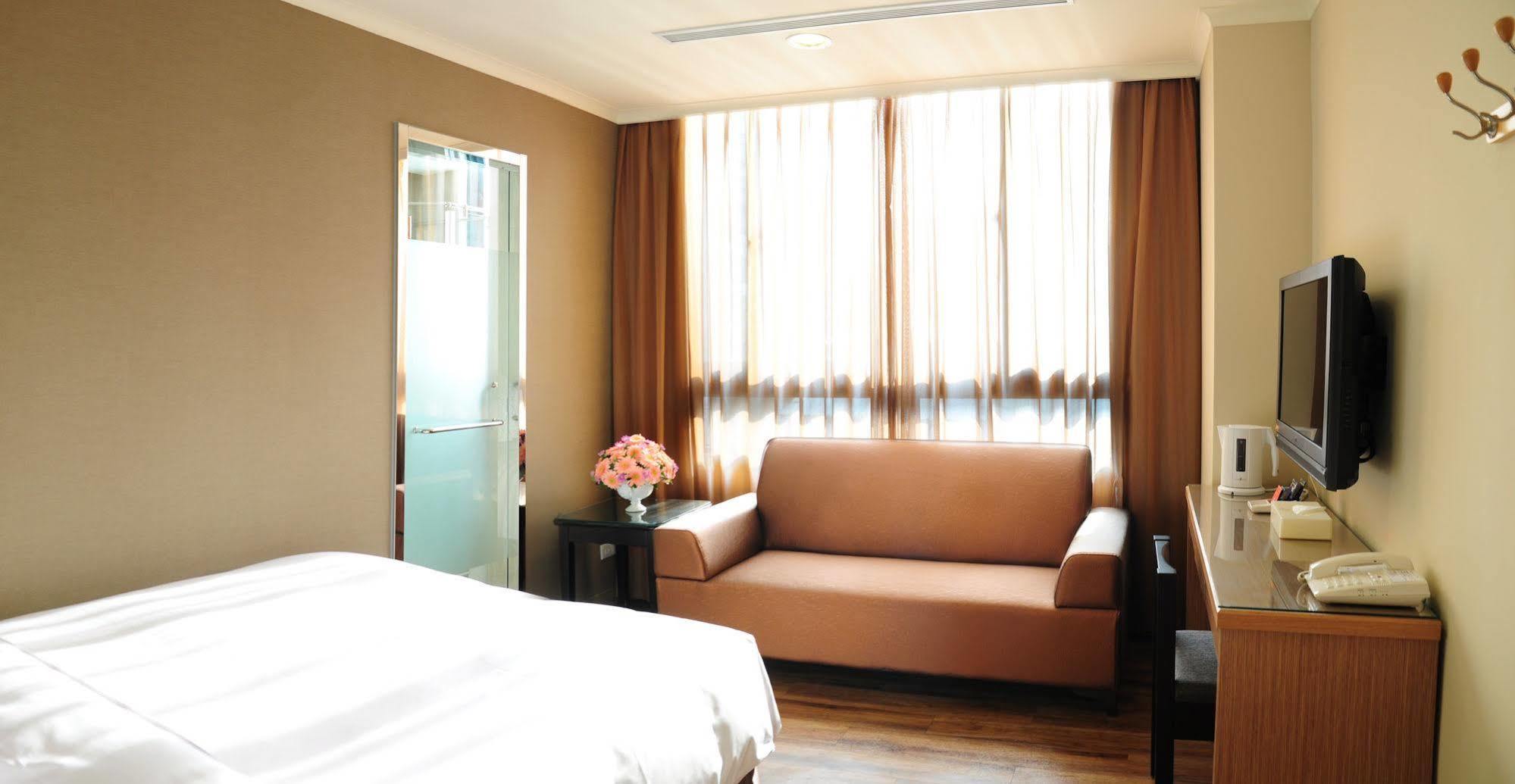 การ์เด้น โฮเต็ล ไทชัง Hotel ไถจง ภายนอก รูปภาพ