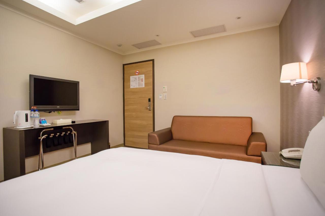 การ์เด้น โฮเต็ล ไทชัง Hotel ไถจง ภายนอก รูปภาพ
